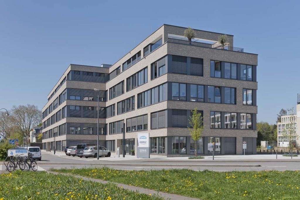 Commercial Building with 764
