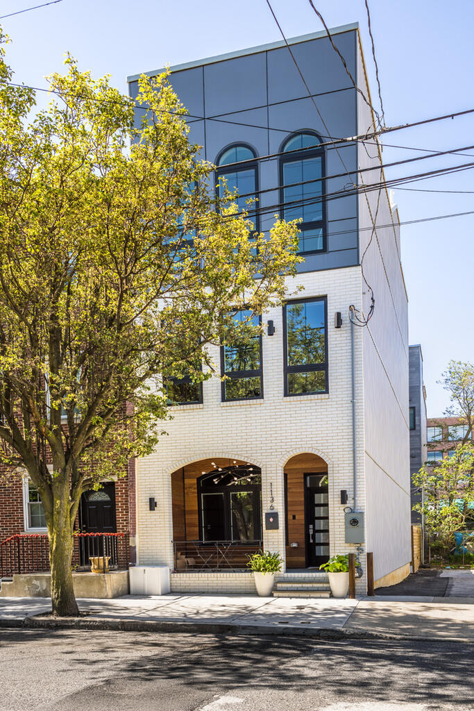 Brick Home with Aspen White Smooth