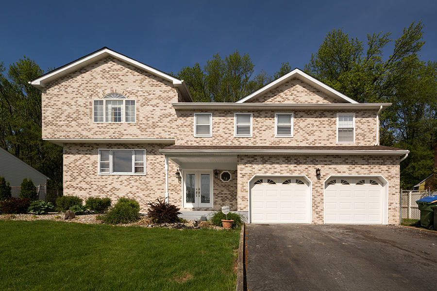 Brick Home with Silverbrook Thin Brick 1/2"