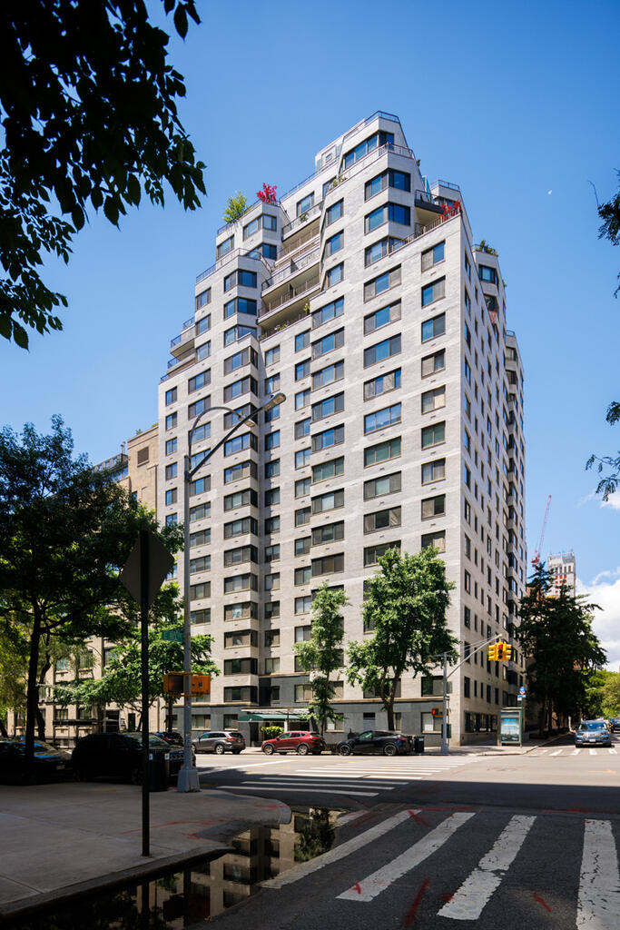 10 East End Avenue