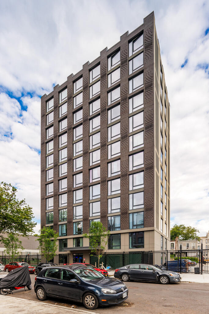 389 Weirfield