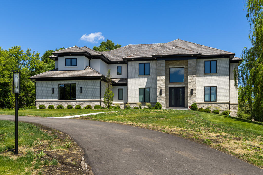 Brick Home with Aspen White Wirecut